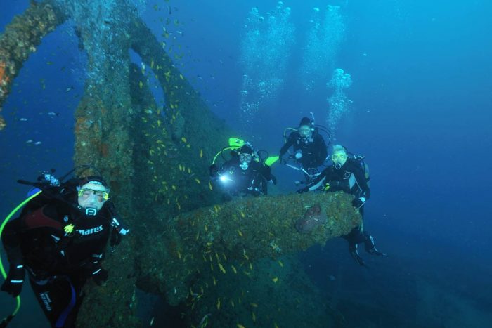 grupo bajo el agua en Aliwoal Sudafrica