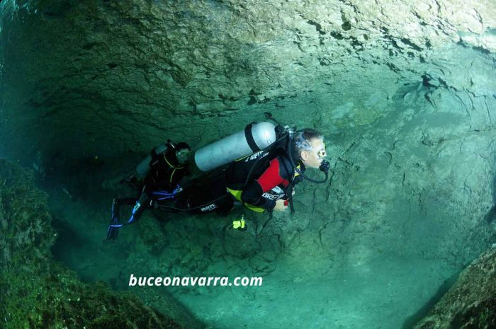 buceador, primera vez en un cenote